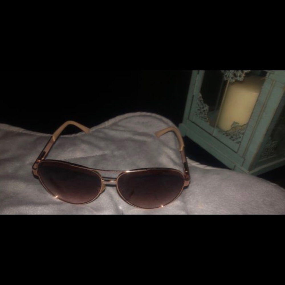 Tahari Aviator Sunglasses